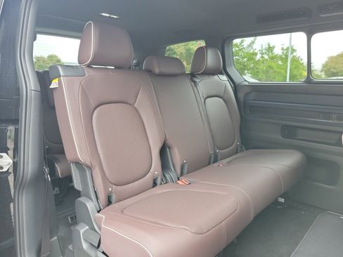 New 2025 Volkswagen ID. Buzz Pro S image 29