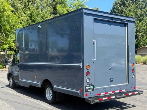 Used 2021 Ford Transit 350 DRW RWD image 4