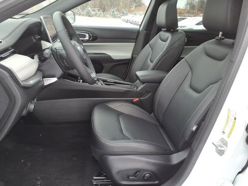 New 2026 Jeep Compass Limited w/ Sun, Sound & Navigation Group image 6