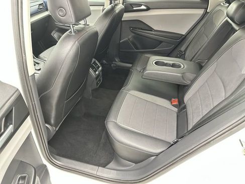 Certified 2022 Volkswagen Taos SE w/ IQ.Drive SE Package image 22