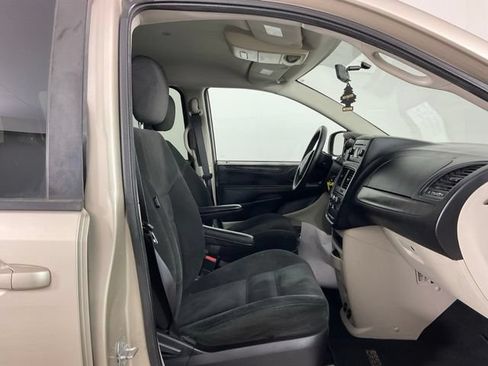 Used 2016 Dodge Grand Caravan SE w/ Quick Order Package 29E SE FWD image 28