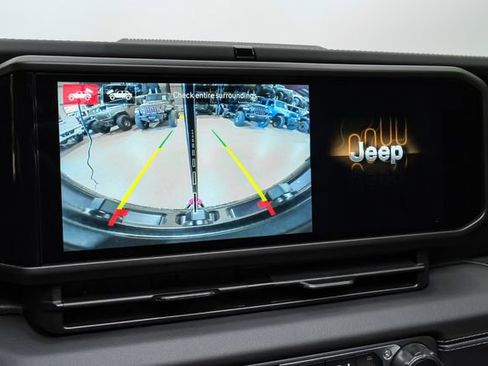 Used 2025 Jeep Wrangler Unlimited Rubicon 392 image 70