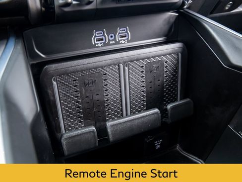 Used 2025 RAM 2500 Laramie image 19