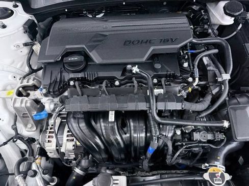 Used 2026 Hyundai Elantra Sport FWD image 11