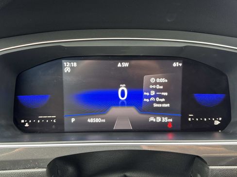 Certified 2022 Volkswagen Tiguan SE R-Line image 18