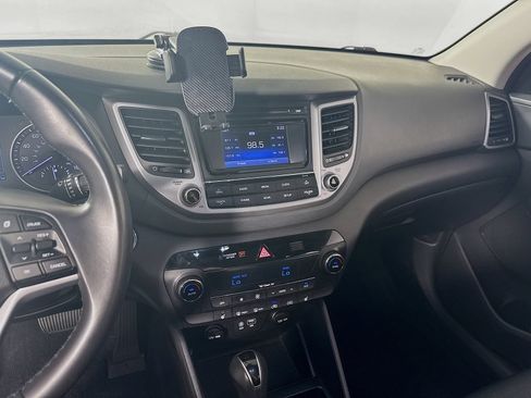 Used 2017 Hyundai Tucson Value AWD/4WD image 16