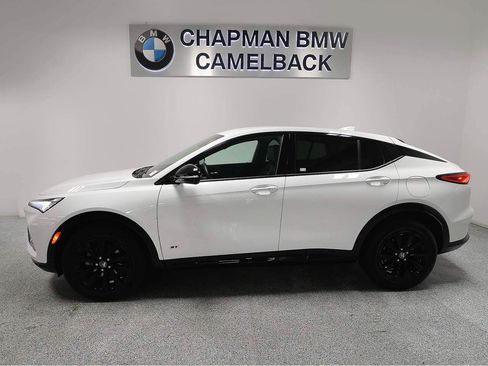 Used 2025 Buick Envista Sport Touring w/ Convenience I Package FWD image 4