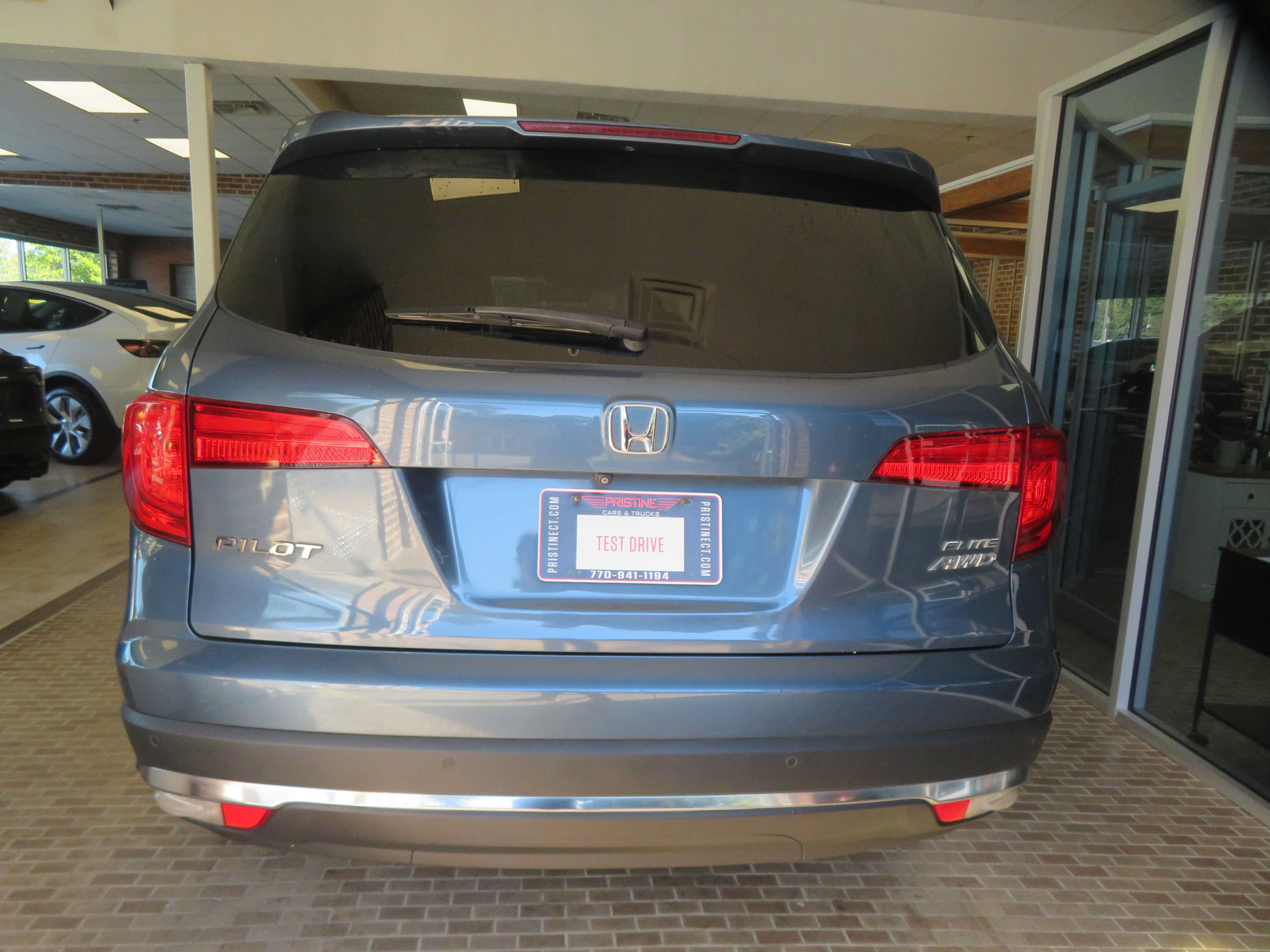 Used 2017 Honda Pilot Elite image 5