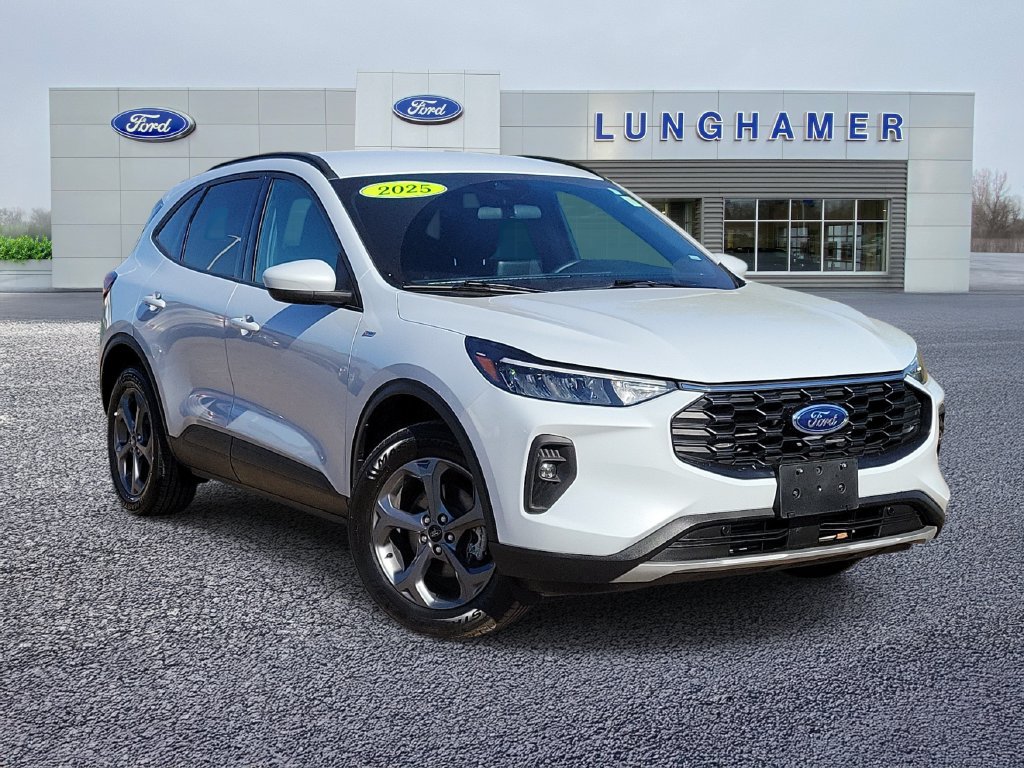 Used 2025 Ford Escape ST-Line Select AWD/4WD image 1