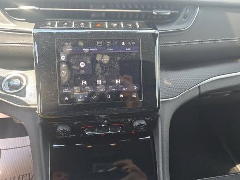 Used 2024 Jeep Grand Cherokee Altitude image 10