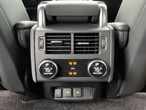 Certified 2024 Land Rover Discovery Dynamic SE image 26