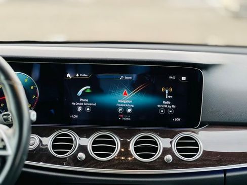 Used 2023 Mercedes-Benz E 350 4MATIC Sedan image 13