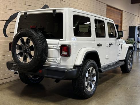 Used 2021 Jeep Wrangler Unlimited Sahara w/ Uconnect 4C Nav & Sound Group image 4