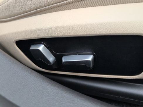 Used 2021 BMW 330i xDrive Sedan w/ Premium Package image 14