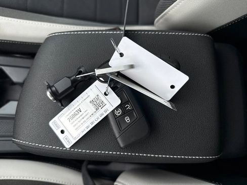 New 2026 Volkswagen Taos SE AWD/4WD image 30