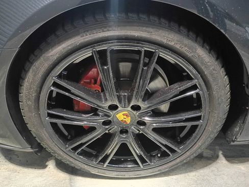 Used 2018 Porsche Panamera w/ Premium Package Plus image 25