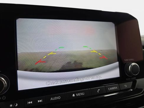 Used 2025 Nissan Pathfinder SV AWD/4WD image 23