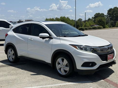 Used 2019 Honda HR-V EX image 2