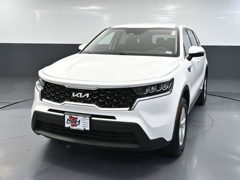 Used 2023 Kia Sorento LX AWD/4WD image 10