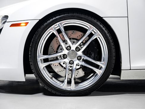 Used 2009 Audi R8 V8 image 9