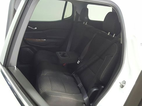 Used 2019 GMC Acadia SLE image 7