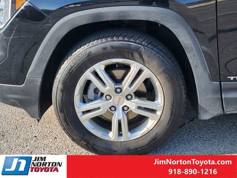 Used 2024 GMC Terrain SLE image 13