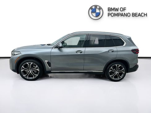 Used 2024 BMW X5 sDrive40i w/ Parking Assistance Package image 4