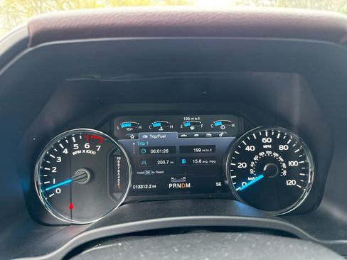 Used 2017 Ford F150 Platinum w/ Equipment Group 701A Luxury image 13