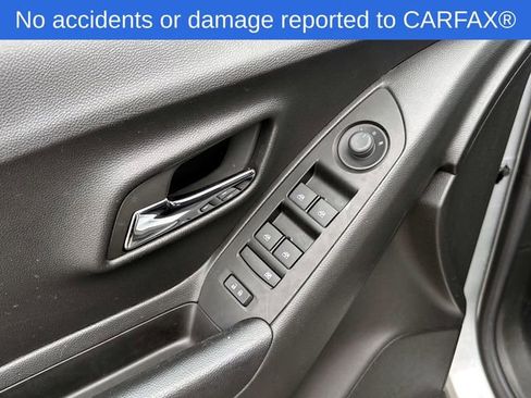 Certified 2022 Chevrolet Trax LT w/ Driver Confidence Package image 18