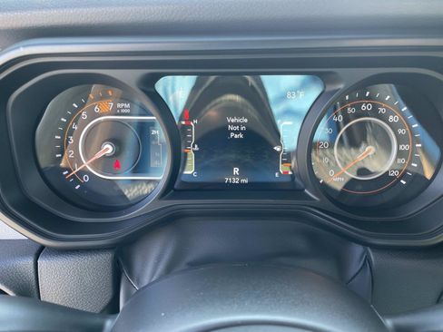 Used 2025 Jeep Wrangler Unlimited Sport AWD/4WD image 24