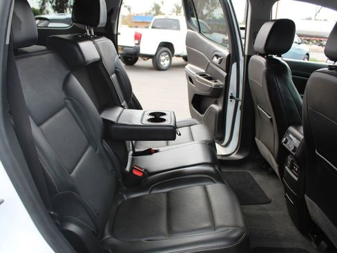 Used 2023 GMC Acadia SLT image 9