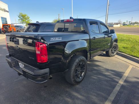 Used 2016 Chevrolet Colorado Z71 w/ Z71 Midnight Edition AWD/4WD image 8