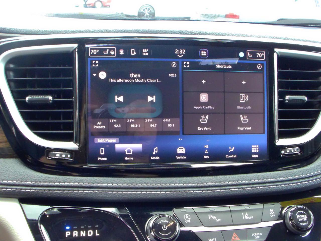 Used 2023 Chrysler Pacifica Limited FWD image 22