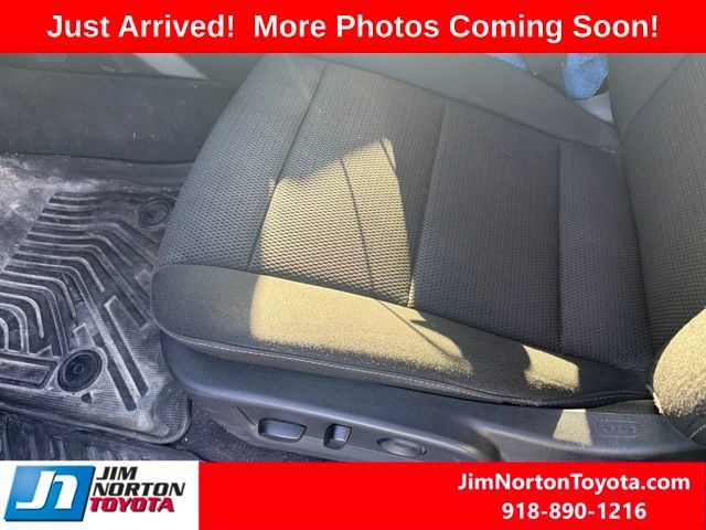 Used 2024 GMC Canyon Elevation w/ Convenience Package RWD image 10