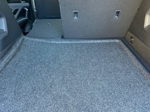 New 2026 Volkswagen Tiguan SE image 14