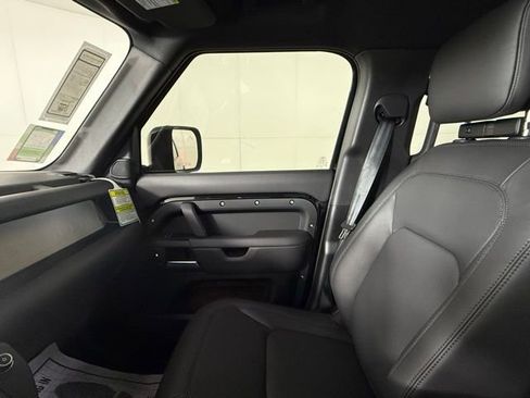 New 2026 Land Rover Defender 110 X-Dynamic SE image 21