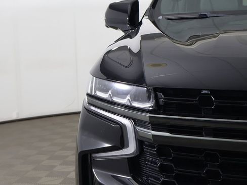 Used 2021 Chevrolet Tahoe Z71 w/ Luxury Package AWD/4WD image 17