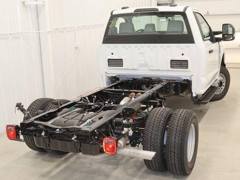 New 2025 Ford F350 XL w/ XL Chrome Package image 25