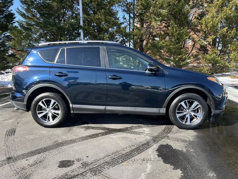 Used 2018 Toyota RAV4 XLE image 11