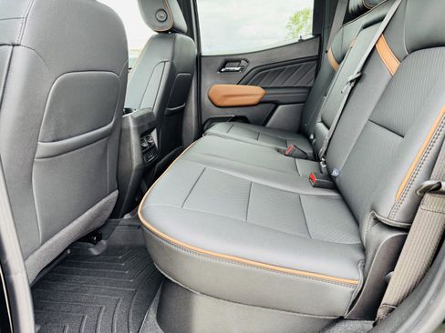 Used 2024 GMC Canyon AT4 w/ AT4 Premium Package image 30