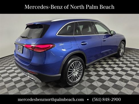 Certified 2025 Mercedes-Benz GLC 300 image 6