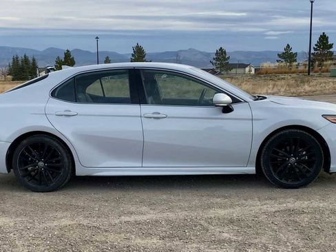 Used 2023 Toyota Camry XSE image 9