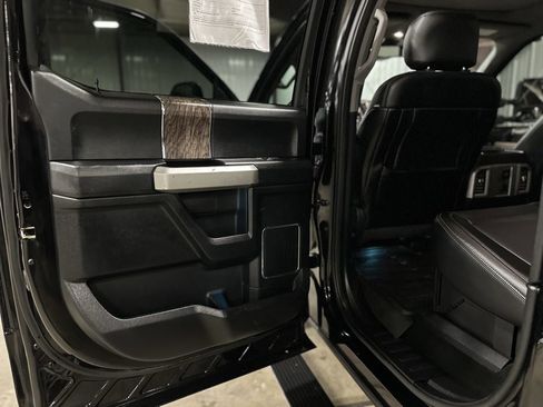 Used 2017 Ford F250 Lariat w/ Lariat Ultimate Package image 39
