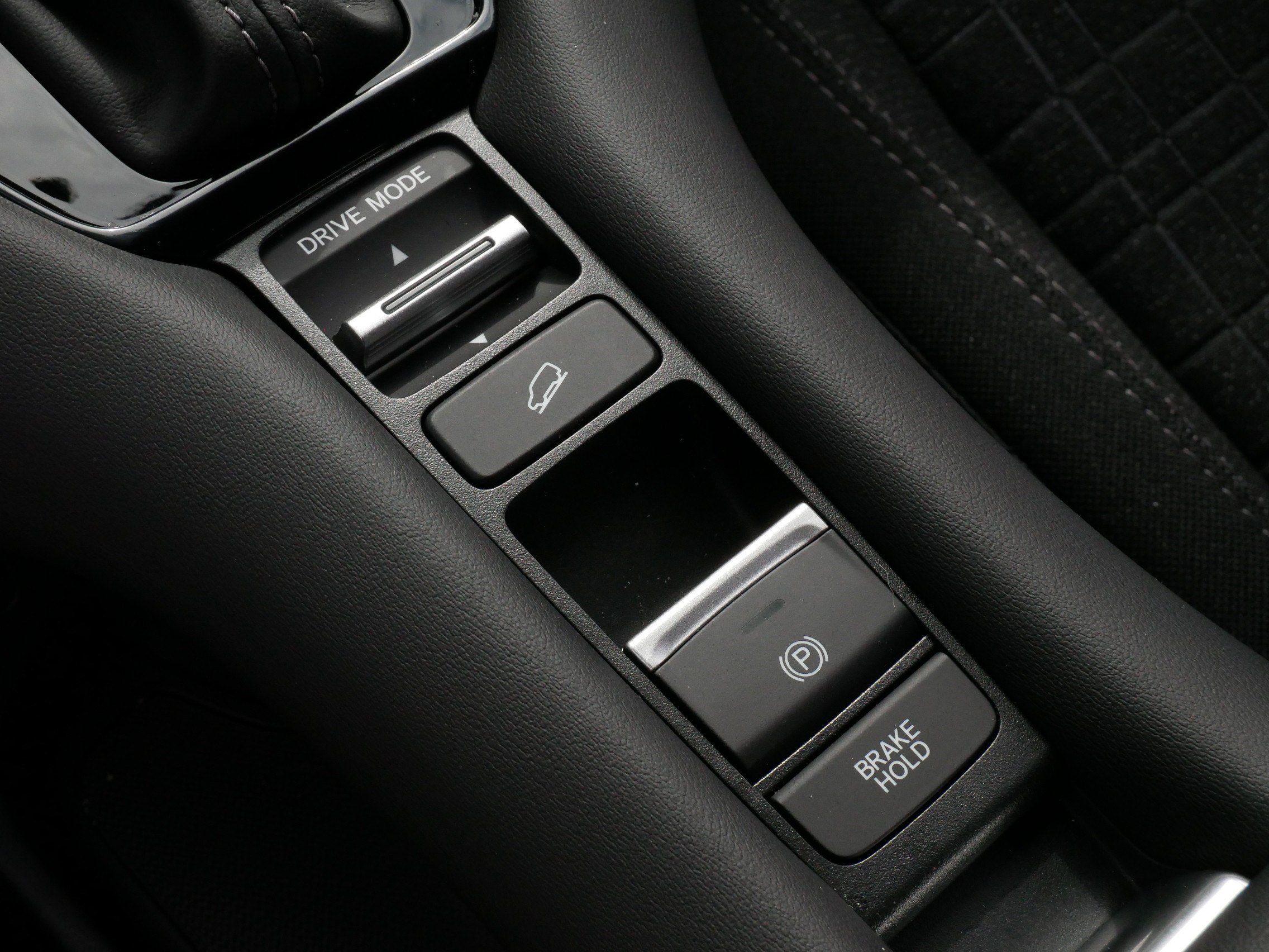 Certified 2027 Honda HR-V LX image 25