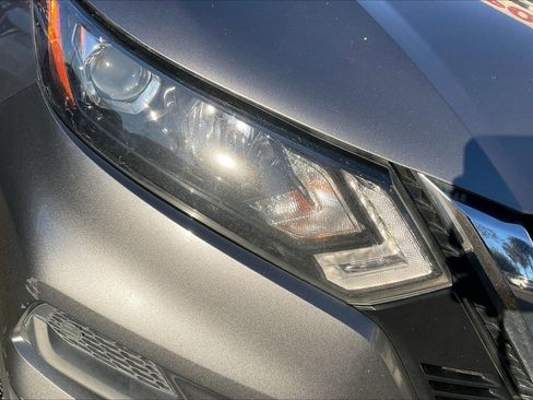 Used 2020 Nissan Rogue Sport SV image 29