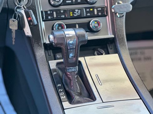 Used 2010 Ford Taurus Limited image 15