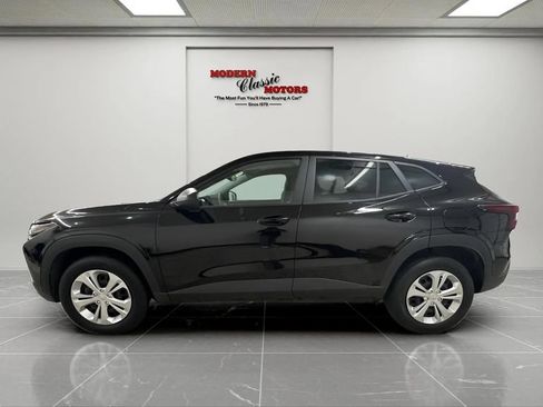 Used 2026 Chevrolet Trax LS FWD image 4