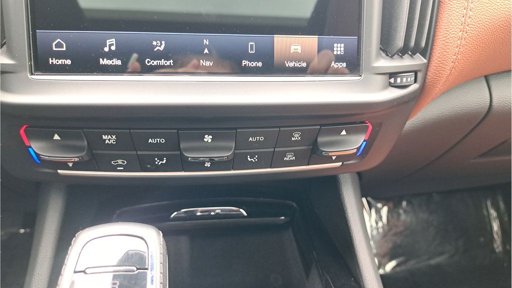 Used 2022 Maserati Levante GT AWD/4WD image 21