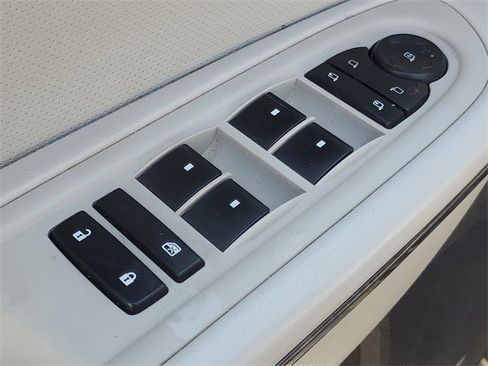 Used 2012 GMC Acadia Denali image 10