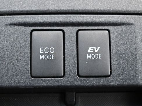 Used 2015 Toyota Camry SE image 25